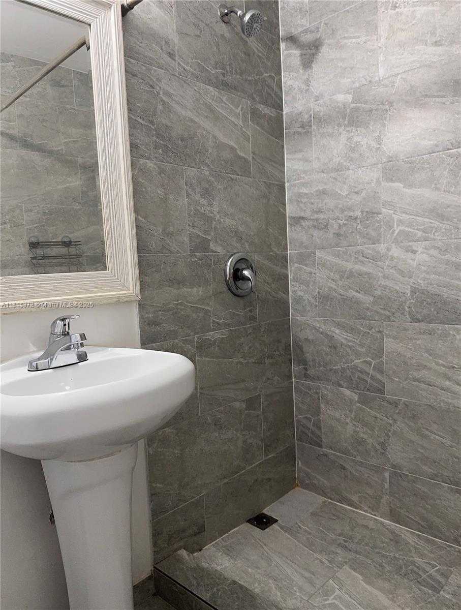 Small Image of 1001 SOUTH WEST 4TH AVE, Fort Lauderdale Number 19