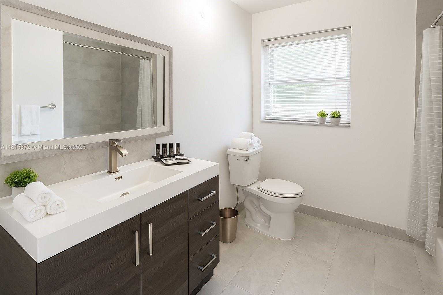Small Image of 1001 SOUTH WEST 4TH AVE, Fort Lauderdale Number 7