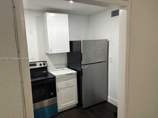 Small Image of 248 NORTH WEST 69TH ST, Miami Number 4