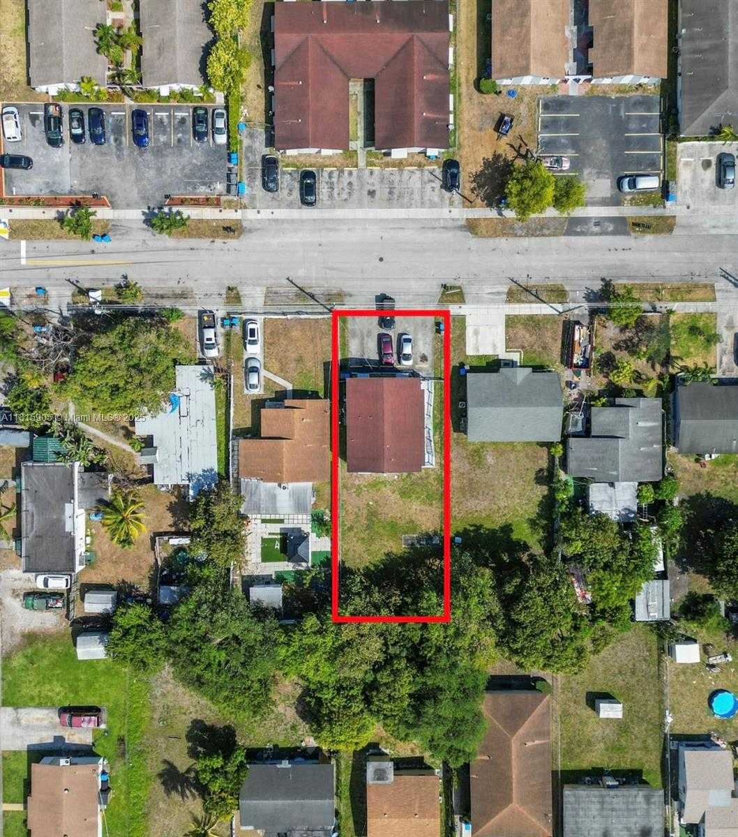 Small Image of 4130 SOUTH WEST 20TH ST, West Park Number 2