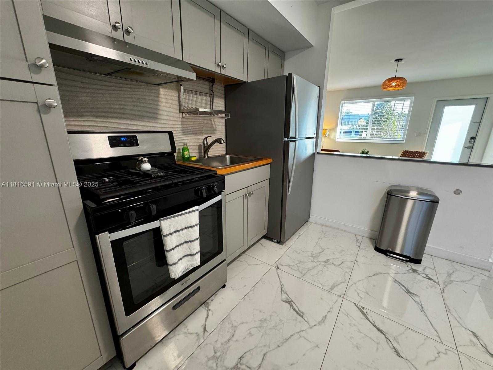 Small Image of 1012 SOUTH WEST 3RD AVE #2, Hallandale Beach Number 10