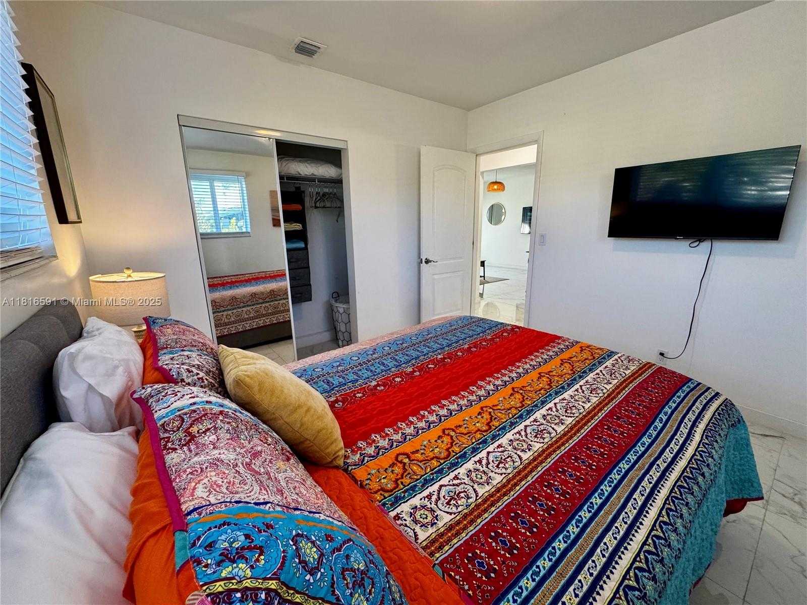 Small Image of 1012 SOUTH WEST 3RD AVE #2, Hallandale Beach Number 17