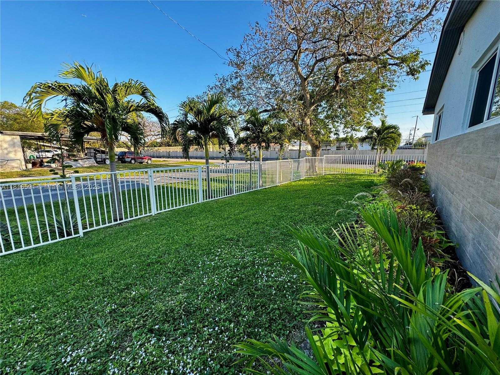 Small Image of 1012 SOUTH WEST 3RD AVE #2, Hallandale Beach Number 20