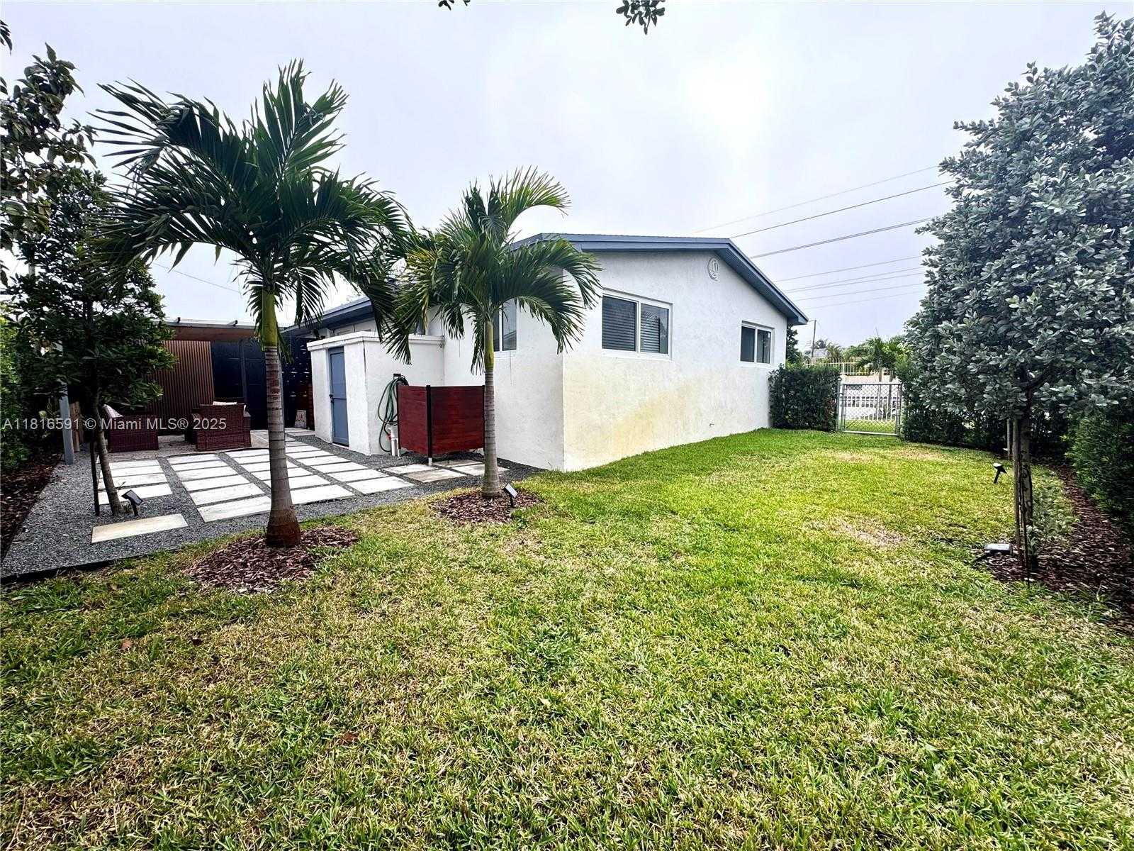 Small Image of 1012 SOUTH WEST 3RD AVE #2, Hallandale Beach Number 34