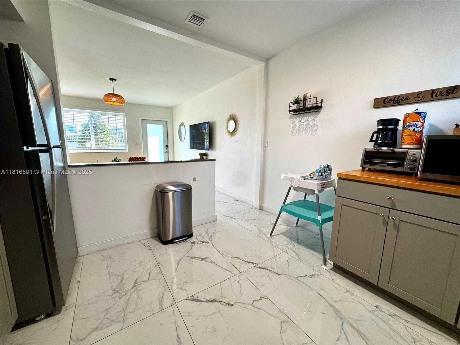 Small Image of 1012 SOUTH WEST 3RD AVE #2, Hallandale Beach Number 9