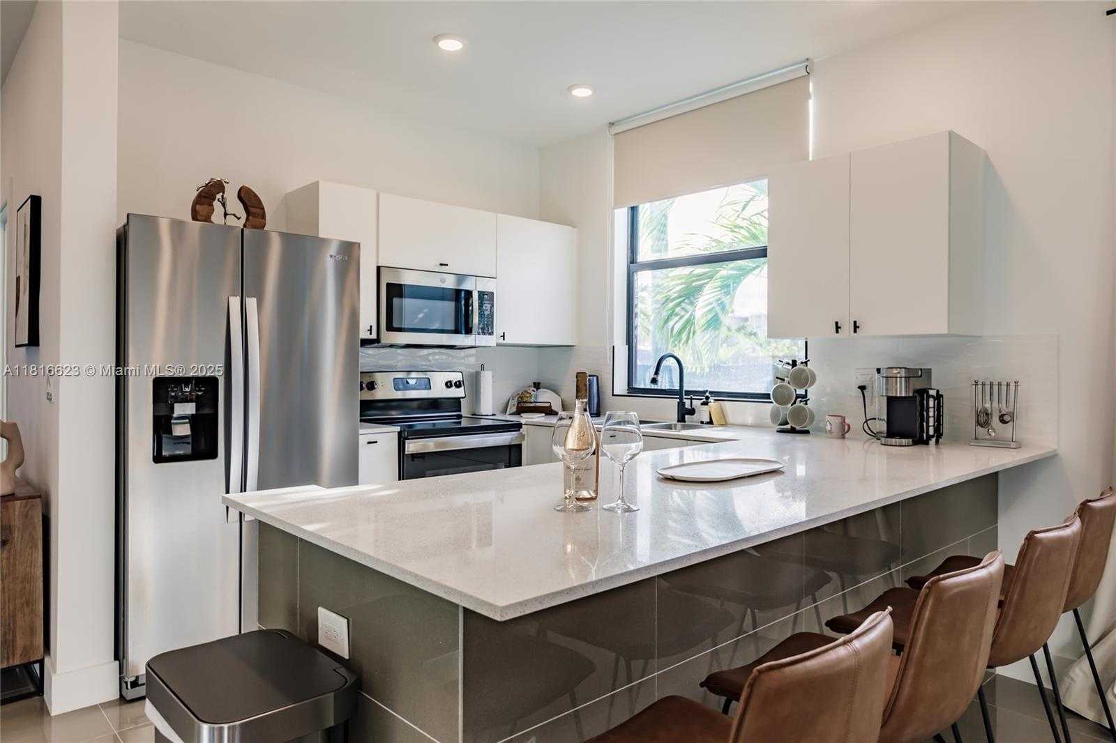 Small Image of 3645 SOUTH WEST 3RD STREET, Miami Number 10