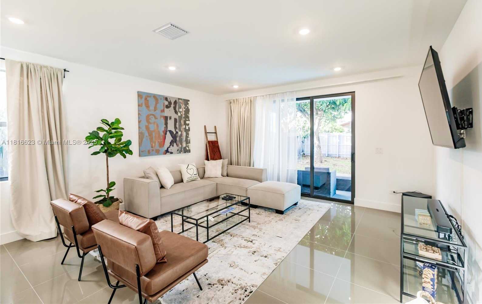 Small Image of 3645 SOUTH WEST 3RD STREET, Miami Number 16