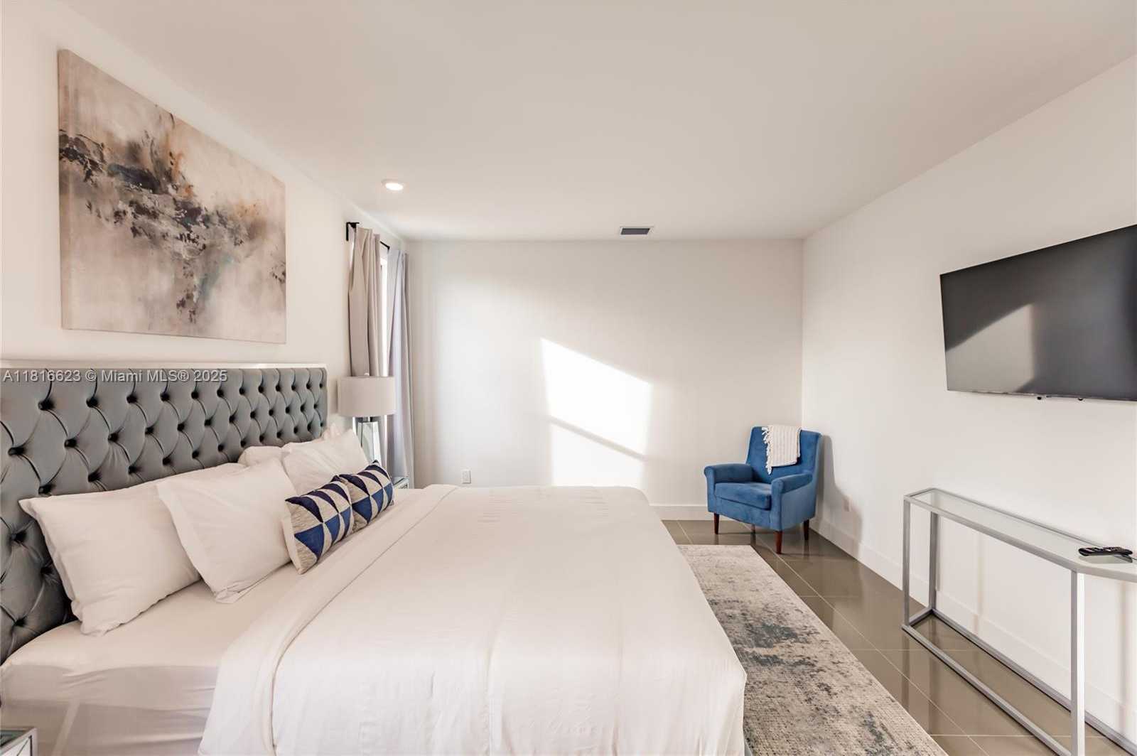 Small Image of 3645 SOUTH WEST 3RD STREET, Miami Number 28