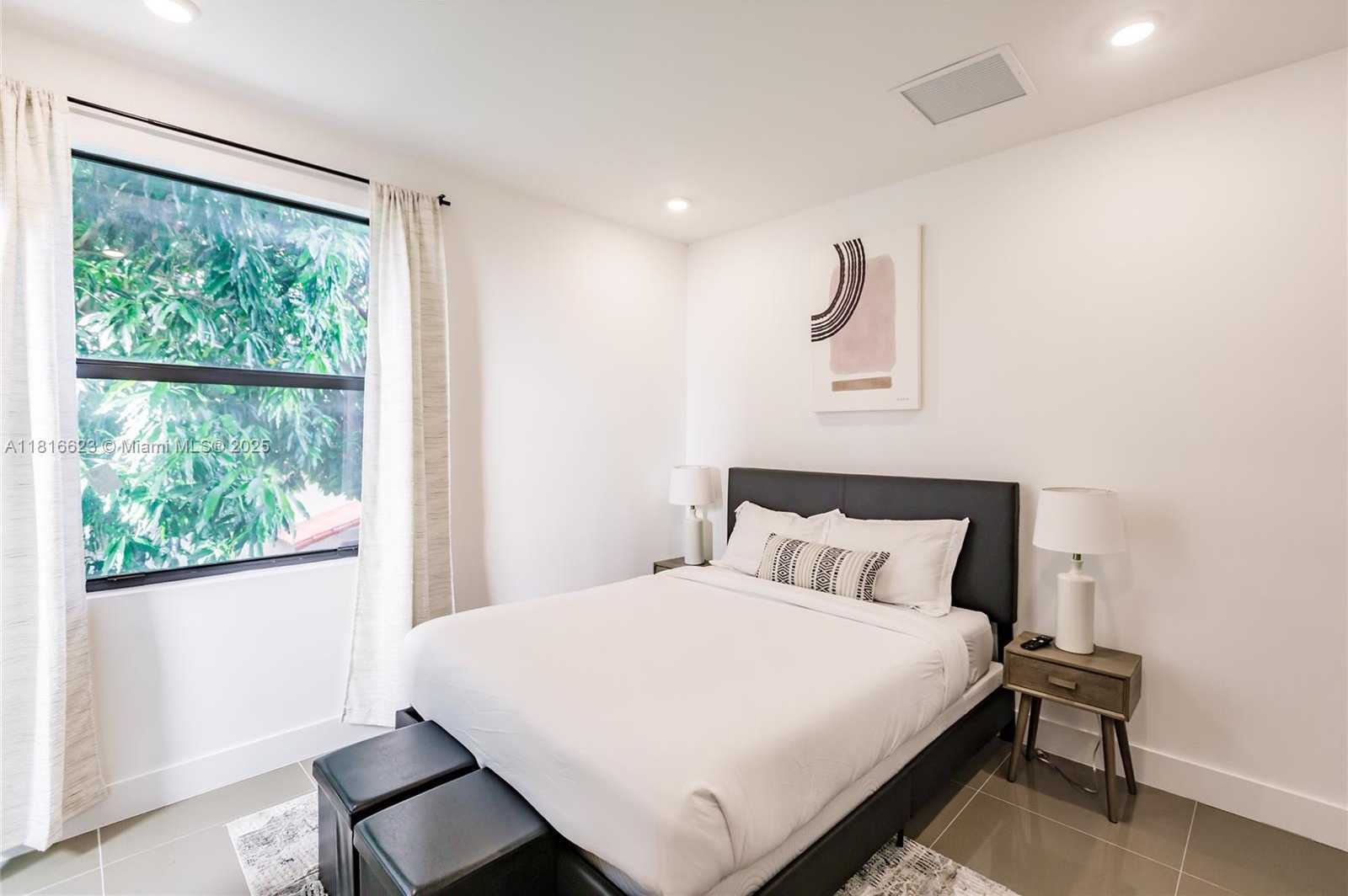 Small Image of 3645 SOUTH WEST 3RD STREET, Miami Number 36