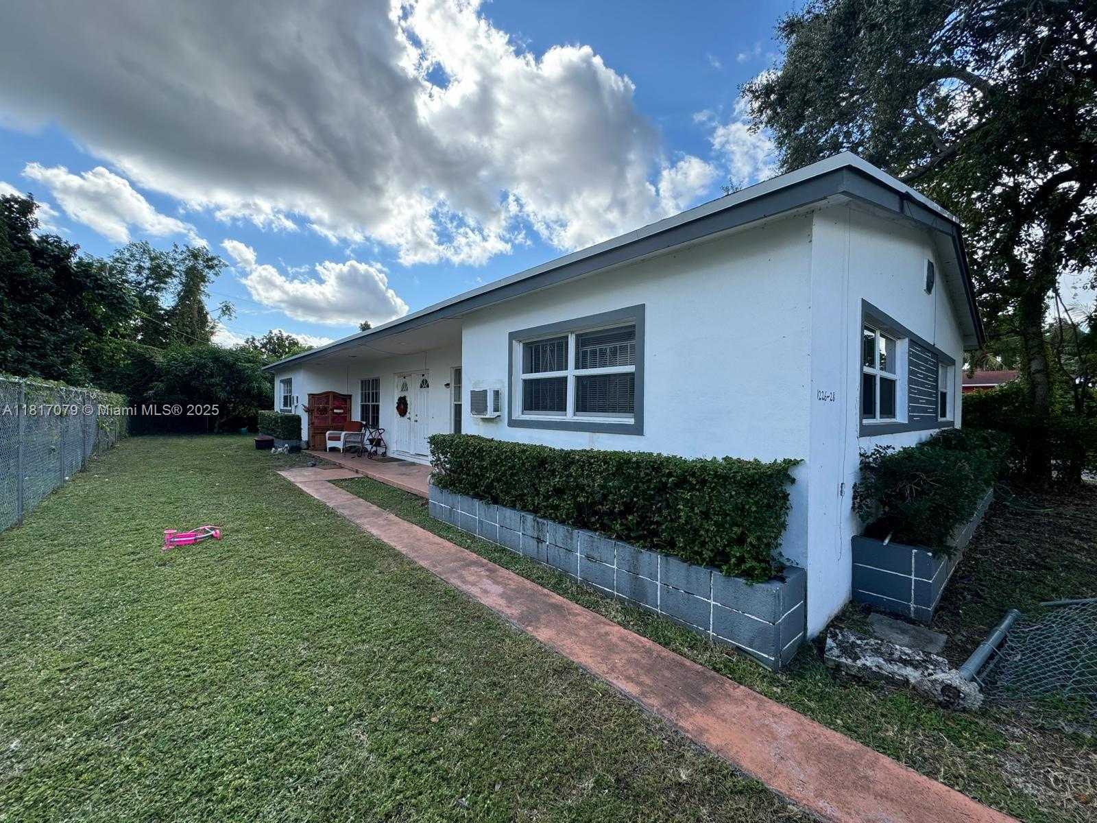 Small Image of 1226 NORTH EAST 112TH ST, Miami Number 13
