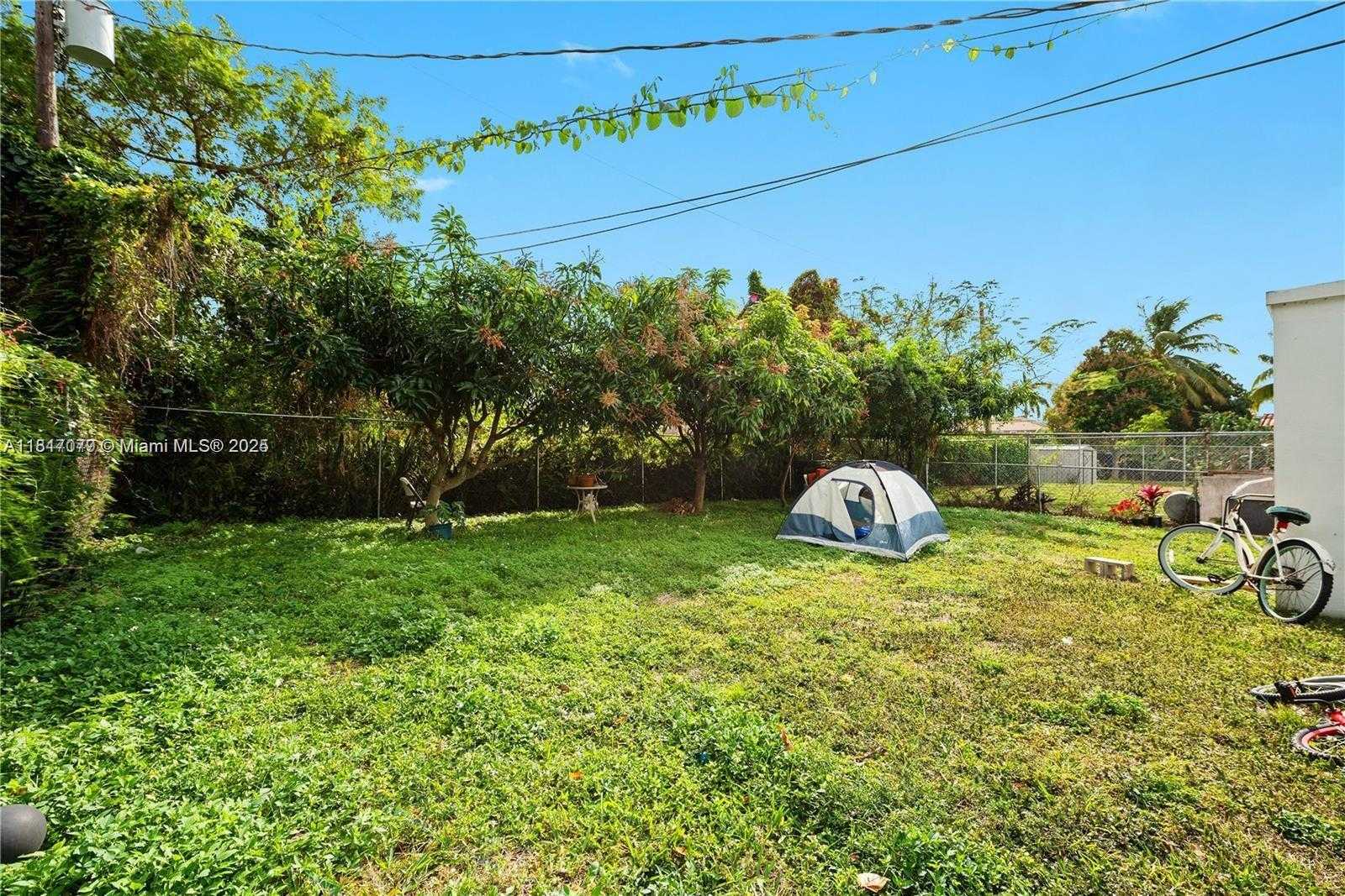 Small Image of 1226 NORTH EAST 112TH ST, Miami Number 18