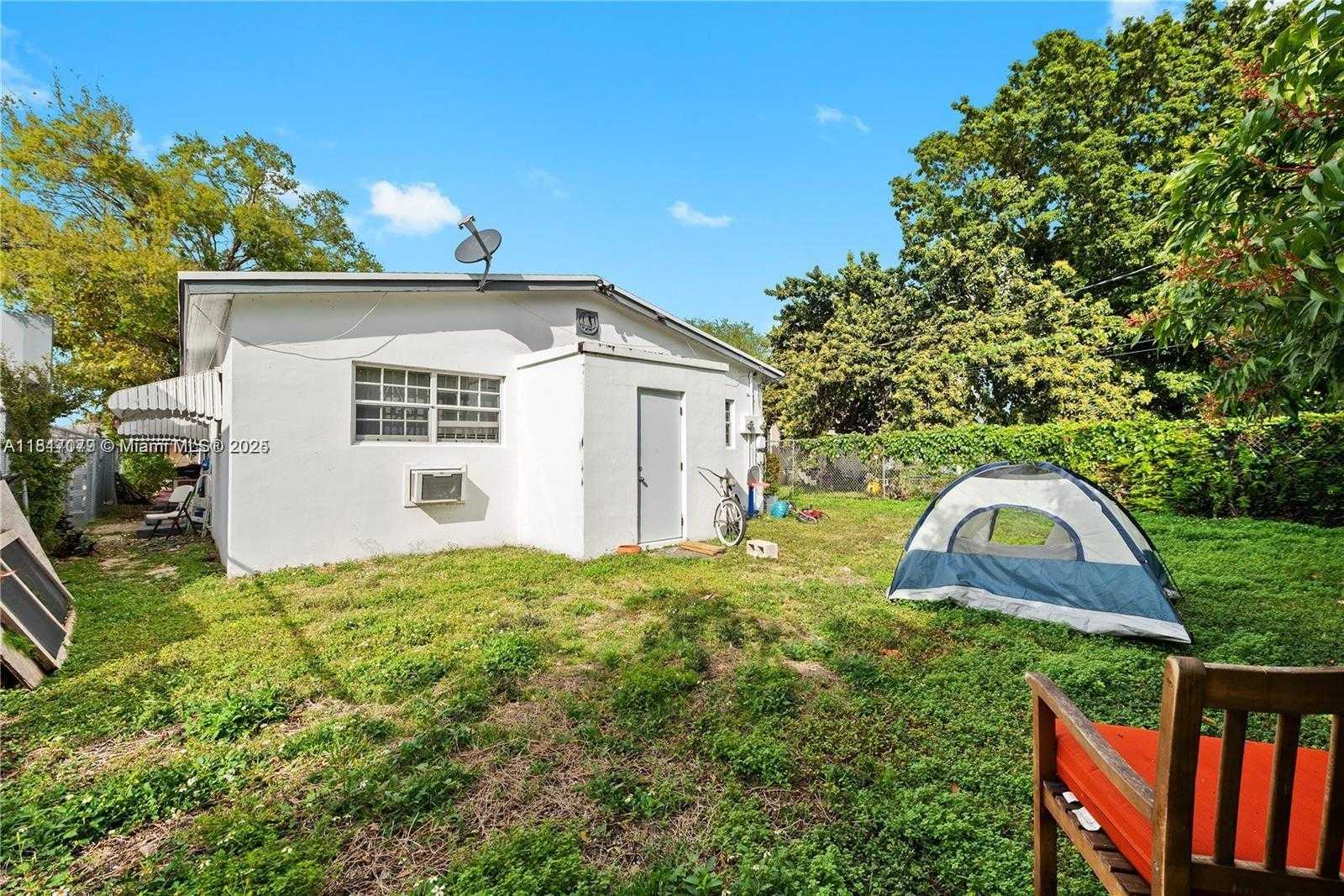 Small Image of 1226 NORTH EAST 112TH ST, Miami Number 19