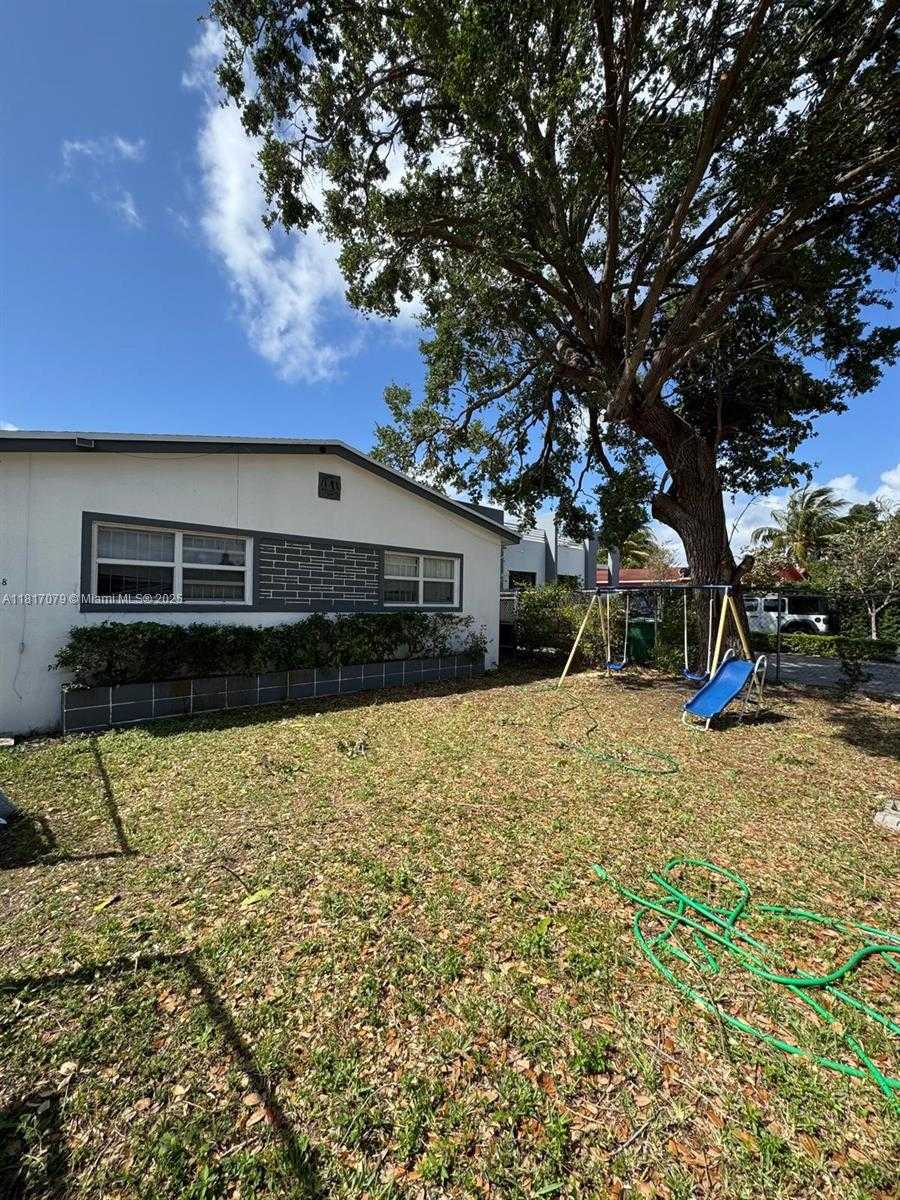 Small Image of 1226 NORTH EAST 112TH ST, Miami Number 6