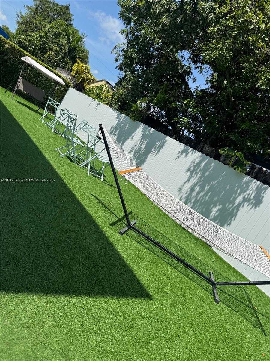 Small Image of 251 NORTH WEST 57TH AVE, Miami Number 19