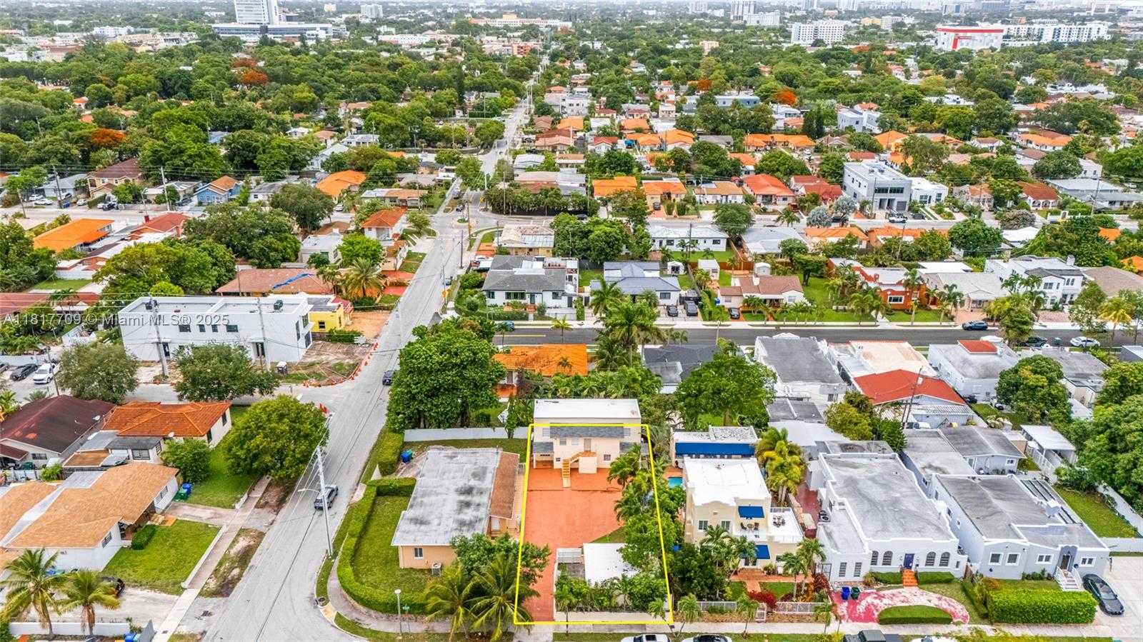 Small Image of 2385 SOUTH WEST 17TH ST #3, Miami Number 14