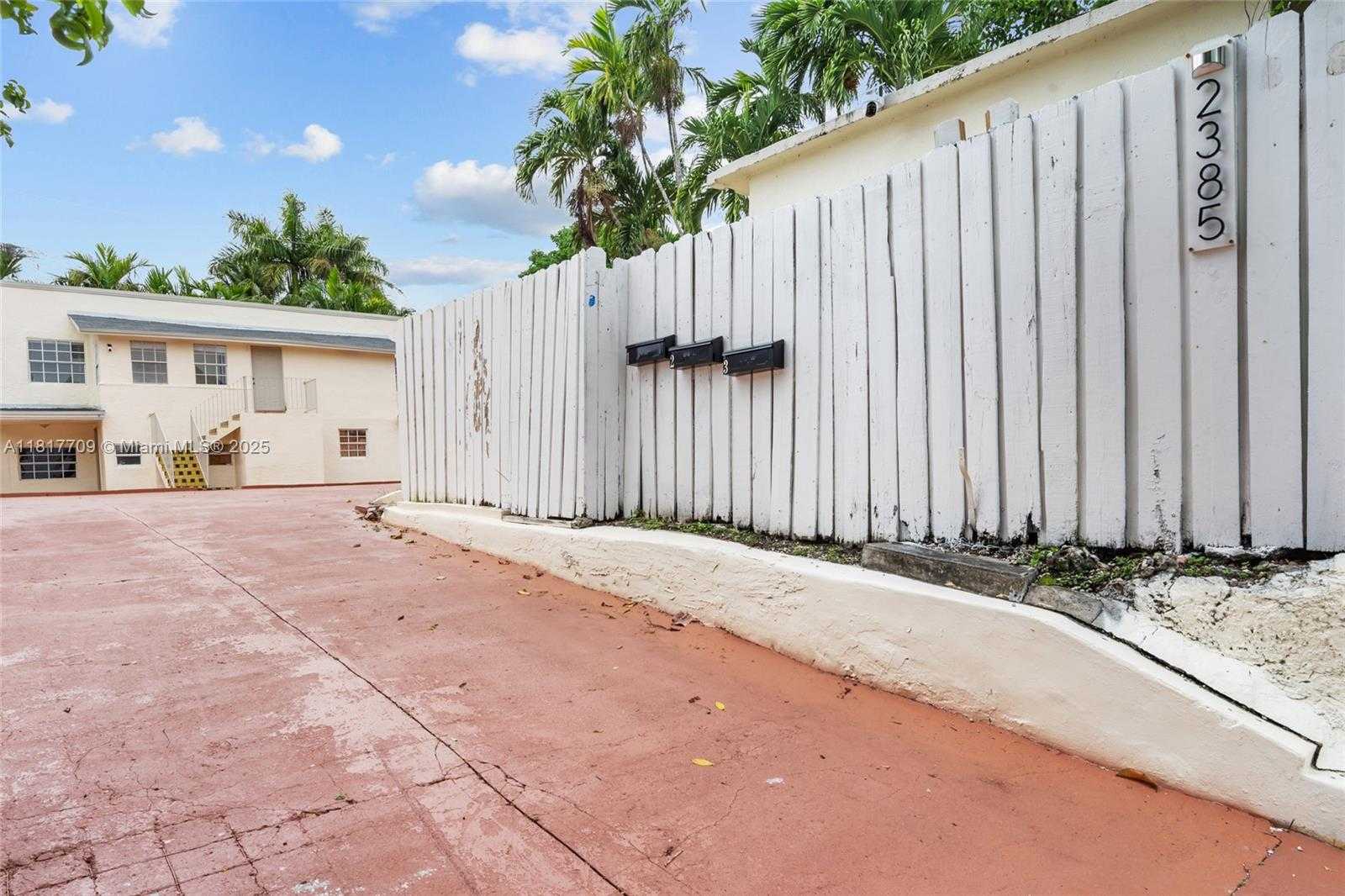 Small Image of 2385 SOUTH WEST 17TH ST #3, Miami Number 16