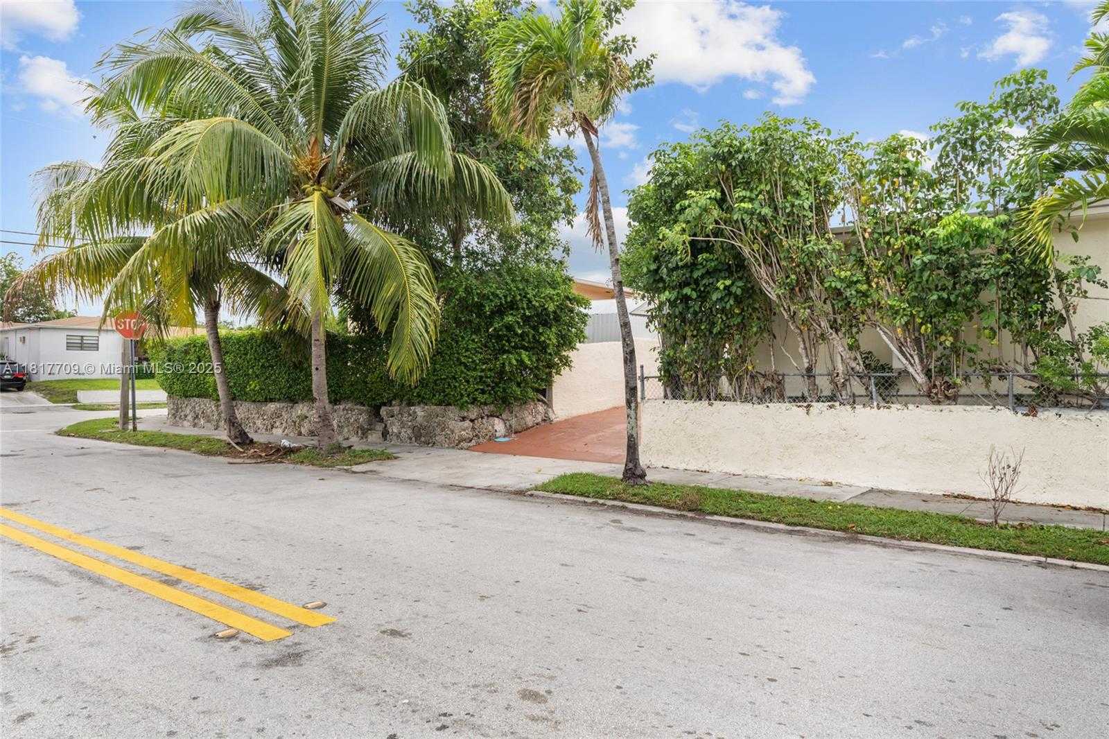 Small Image of 2385 SOUTH WEST 17TH ST #3, Miami Number 26