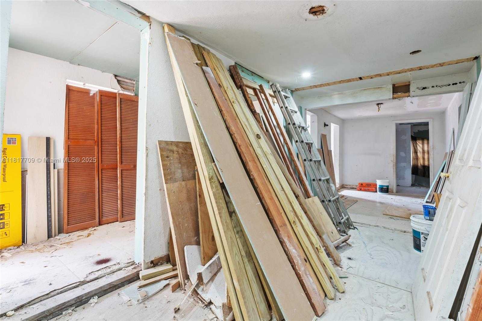 Small Image of 2385 SOUTH WEST 17TH ST #3, Miami Number 60