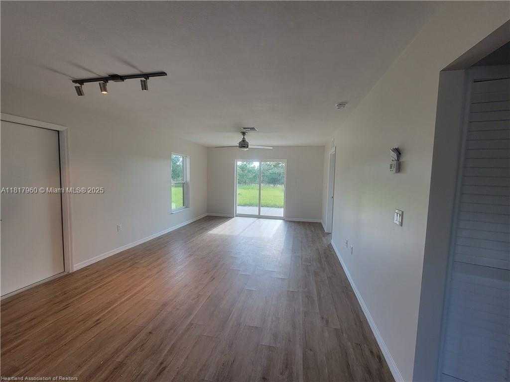 Small Image of 7004 San Bruno Dr, Sebring, FL 33872, USA Number 11