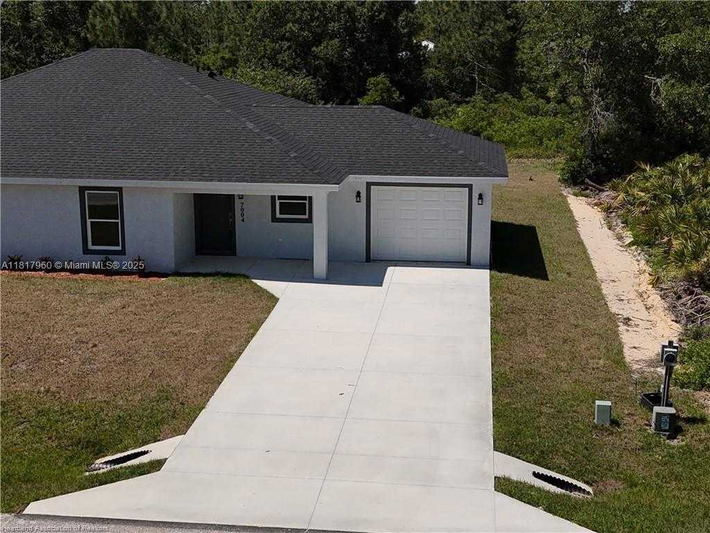 Small Image of 7004 San Bruno Dr, Sebring, FL 33872, USA Number 2