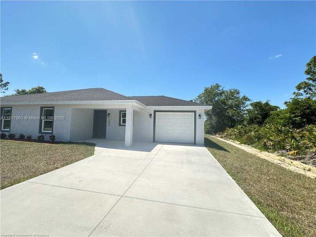 Small Image of 7004 San Bruno Dr, Sebring, FL 33872, USA Number 6
