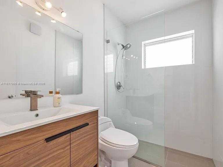 Small Image of 545 NORTH EAST 64TH ST, Miami Number 11
