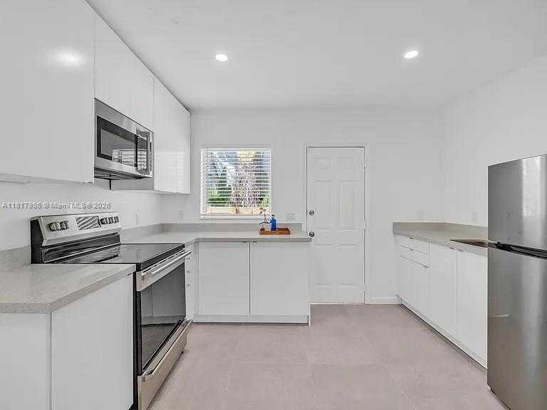 Small Image of 545 NORTH EAST 64TH ST, Miami Number 9