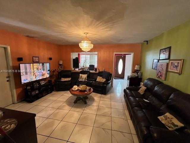 Small Image of 77 NORTHWEST BLVD, Miami Number 11