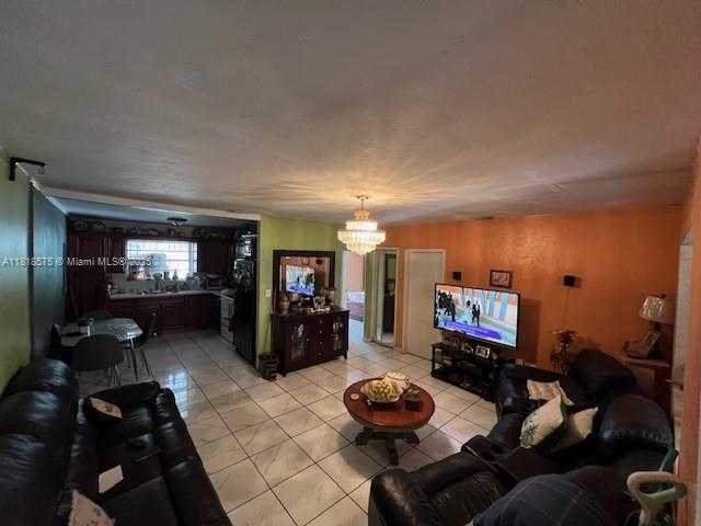 Small Image of 77 NORTHWEST BLVD, Miami Number 13