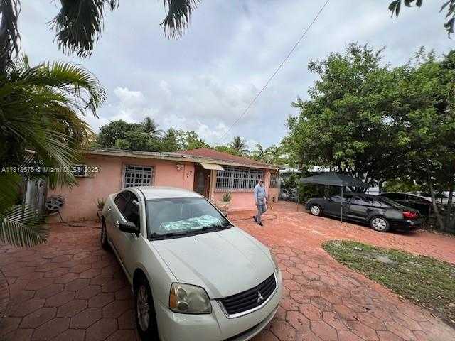 Small Image of 77 NORTHWEST BLVD, Miami Number 14