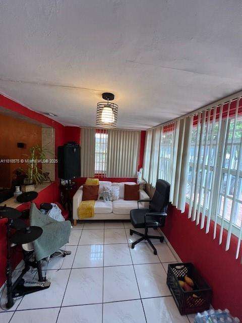 Small Image of 77 NORTHWEST BLVD, Miami Number 6