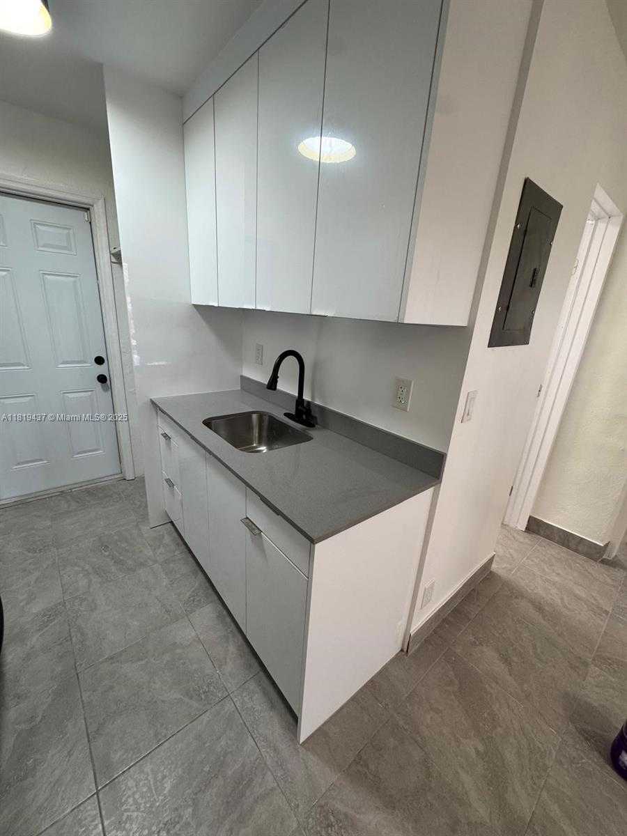 Small Image of 516 NORTH WEST 18TH AVE #2, Fort Lauderdale Number 11