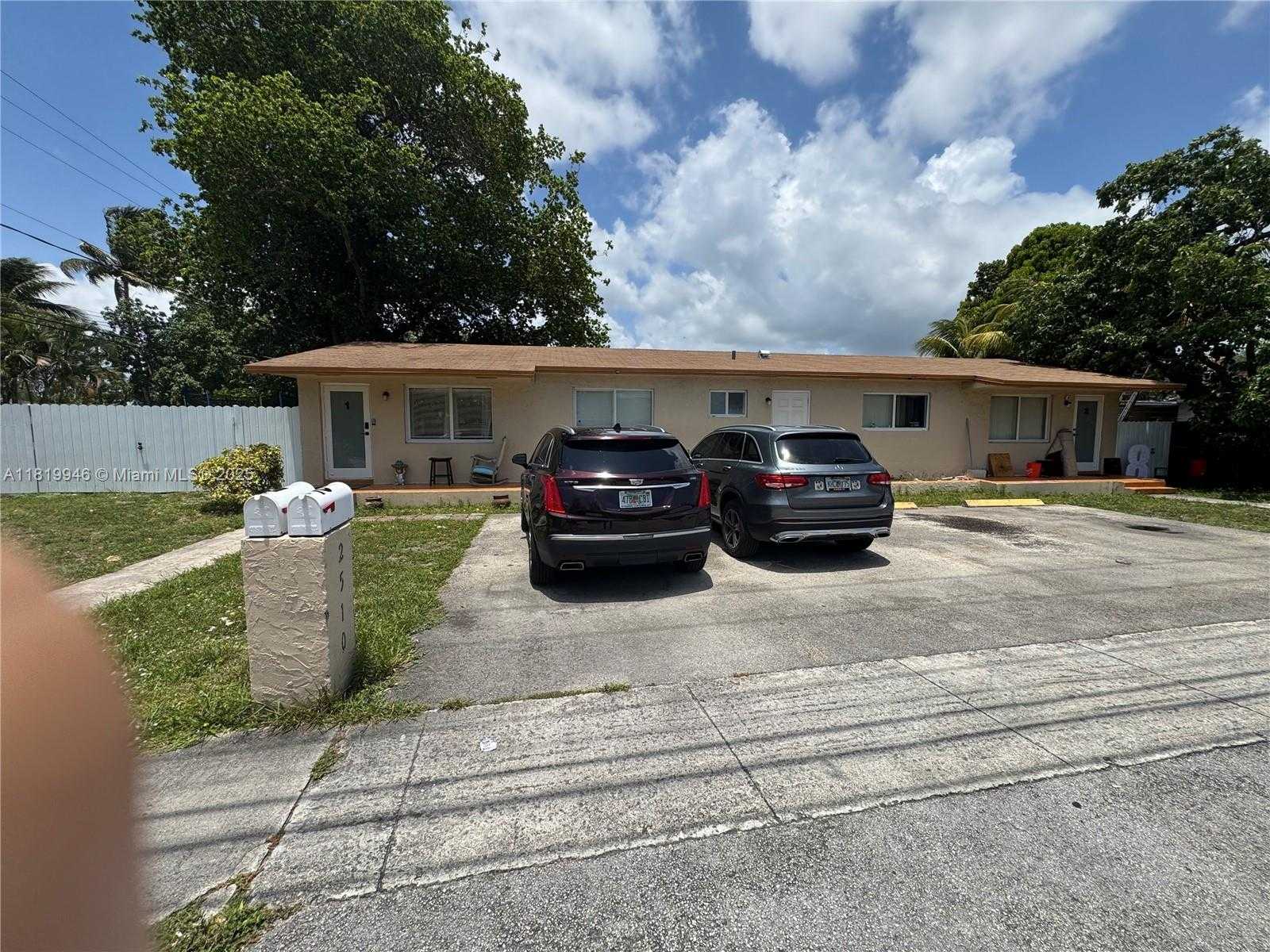 Small Image of 2510 SOUTH WEST 62ND AVE, Miramar Number 2