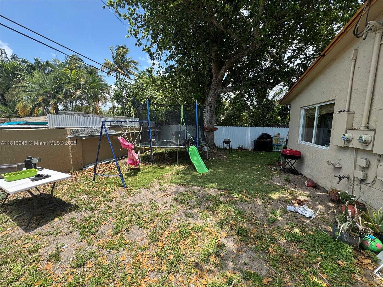 Small Image of 2510 SOUTH WEST 62ND AVE, Miramar Number 4