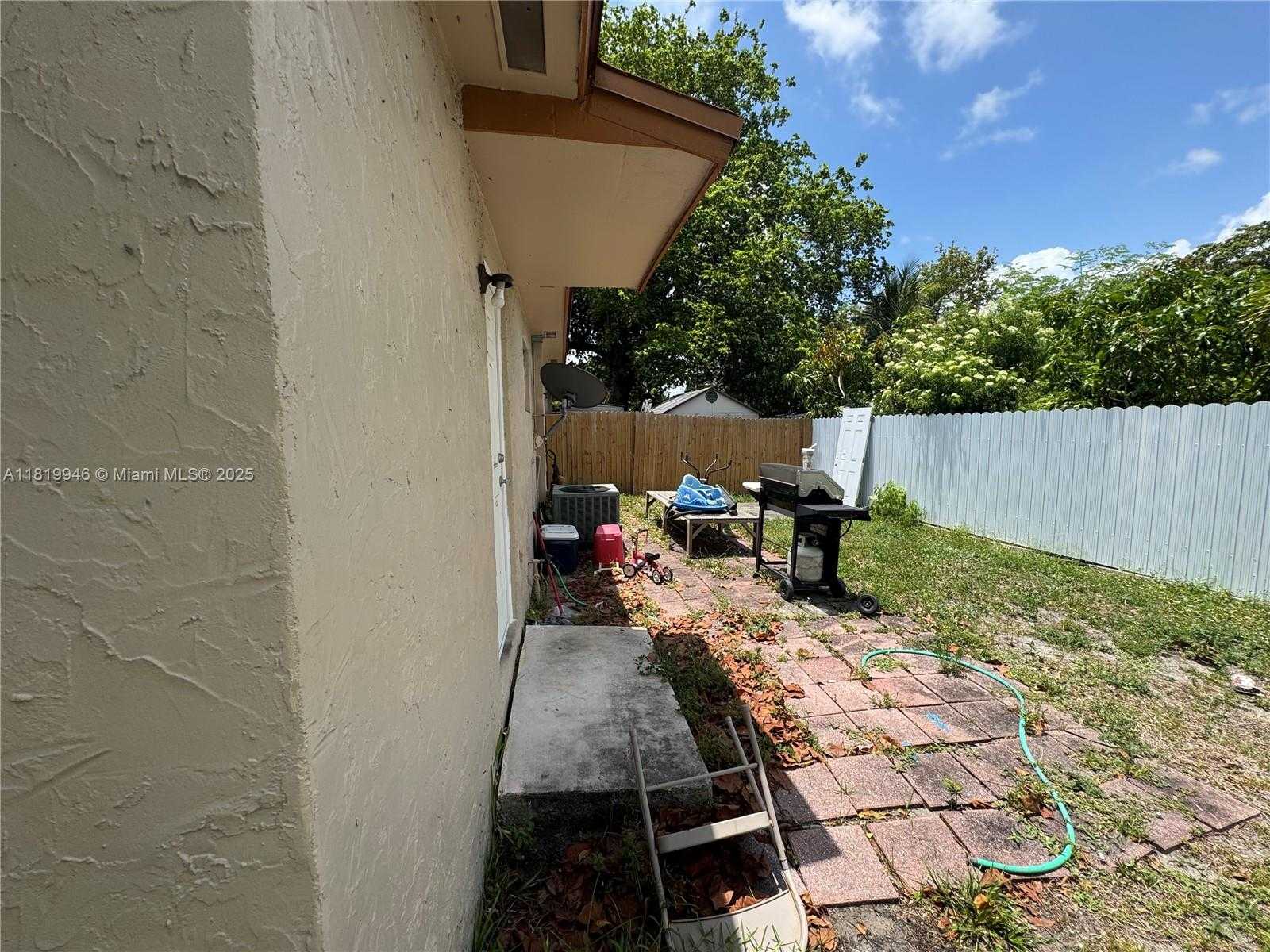 Small Image of 2510 SOUTH WEST 62ND AVE, Miramar Number 7