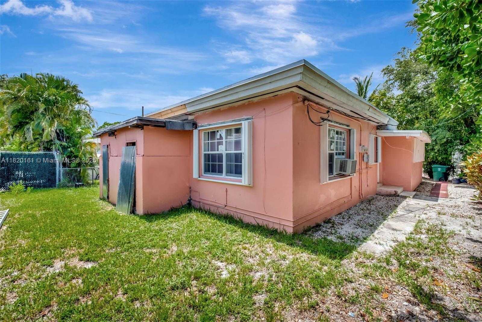 Small Image of 280 NORTH WEST 34TH ST, Miami Number 14