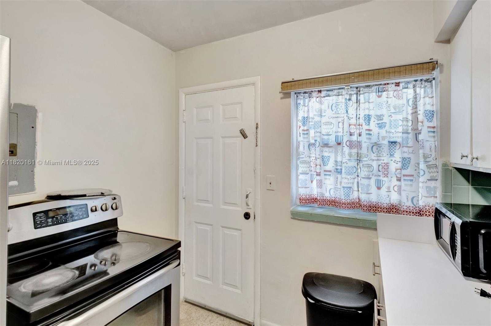 Small Image of 280 NORTH WEST 34TH ST, Miami Number 23