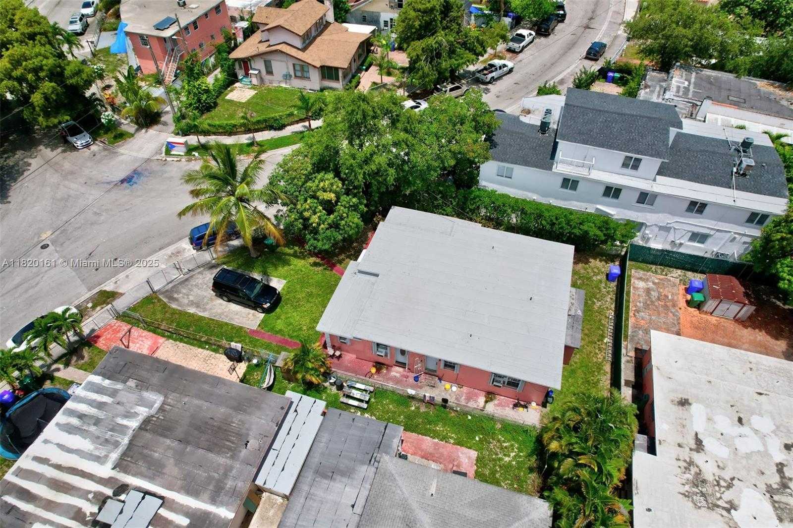Small Image of 280 NORTH WEST 34TH ST, Miami Number 4