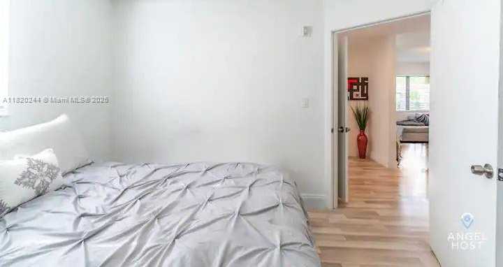 Small Image of 43 NORTH WEST 41ST ST, Miami Number 19