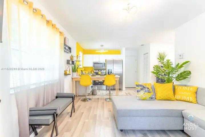 Small Image of 43 NORTH WEST 41ST ST, Miami Number 3