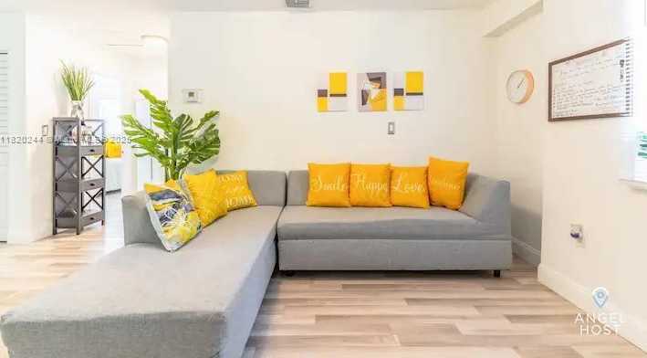 Small Image of 43 NORTH WEST 41ST ST, Miami Number 4