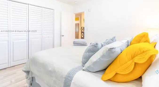 Small Image of 43 NORTH WEST 41ST ST, Miami Number 8