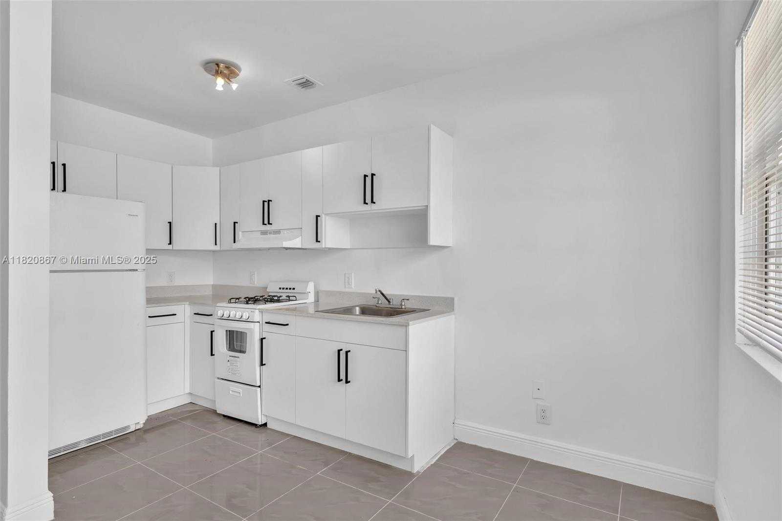 Small Image of 740 84TH ST, Miami Beach Number 6