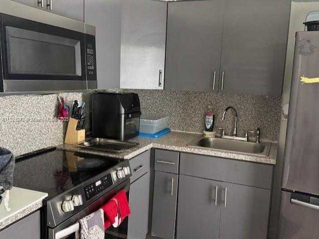 Small Image of 67 NORTH WEST 34TH ST #5, Miami Number 4