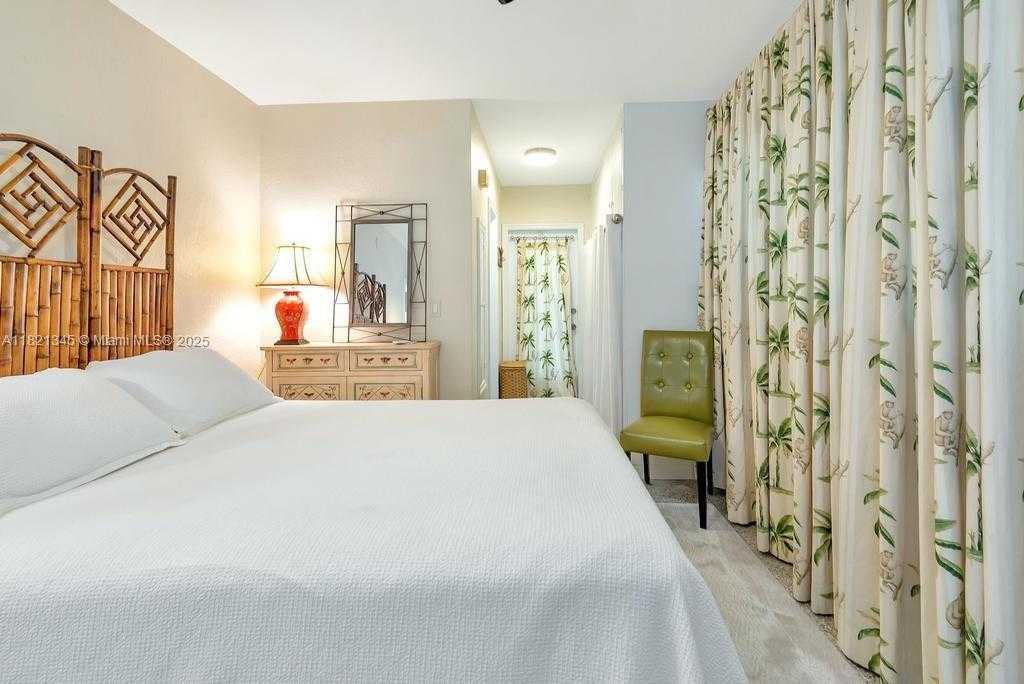 Small Image of 101 LUCERNE AVE #5, Lake Worth Number 17