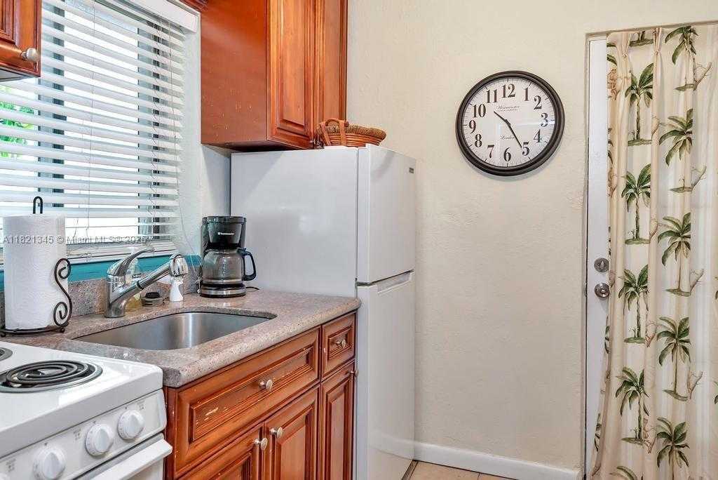 Small Image of 101 LUCERNE AVE #5, Lake Worth Number 19