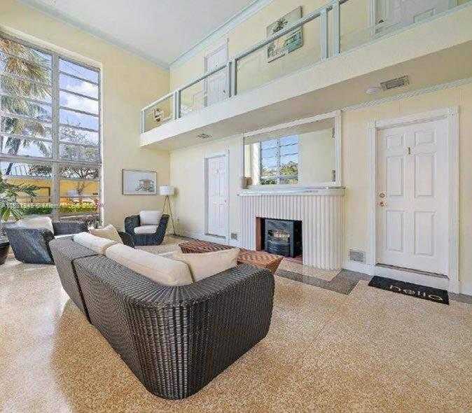 Small Image of 101 LUCERNE AVE #5, Lake Worth Number 4