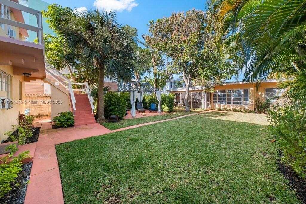 Small Image of 101 LUCERNE AVE #5, Lake Worth Number 5