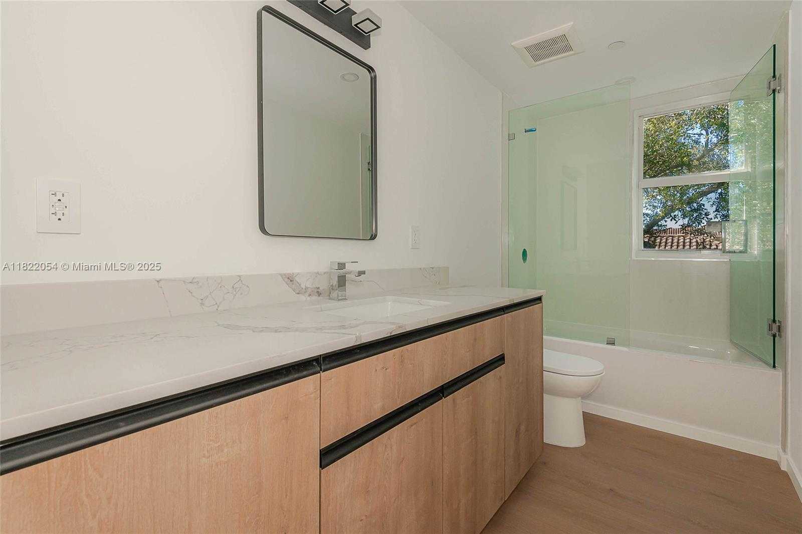 Small Image of 824 SOUTH EAST 12TH CT, Fort Lauderdale Number 16