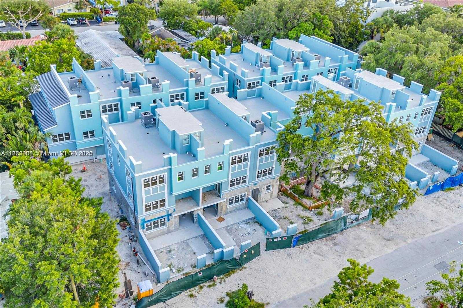 Small Image of 824 SOUTH EAST 12TH CT, Fort Lauderdale Number 2